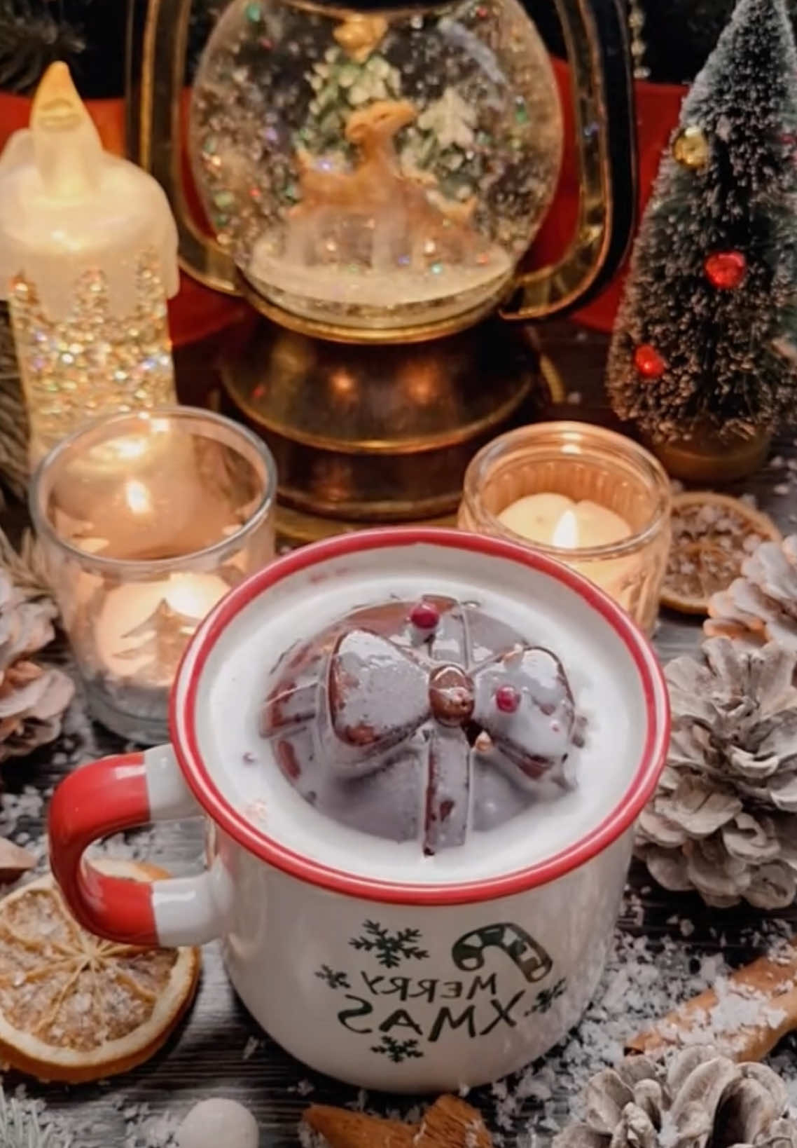 Satisfying Christmas Hot Cocoa Bombs #hotcocoa #hotcocoabombs #christmas #food #Foodie #satsifying #oddlysatisfying #fyp 