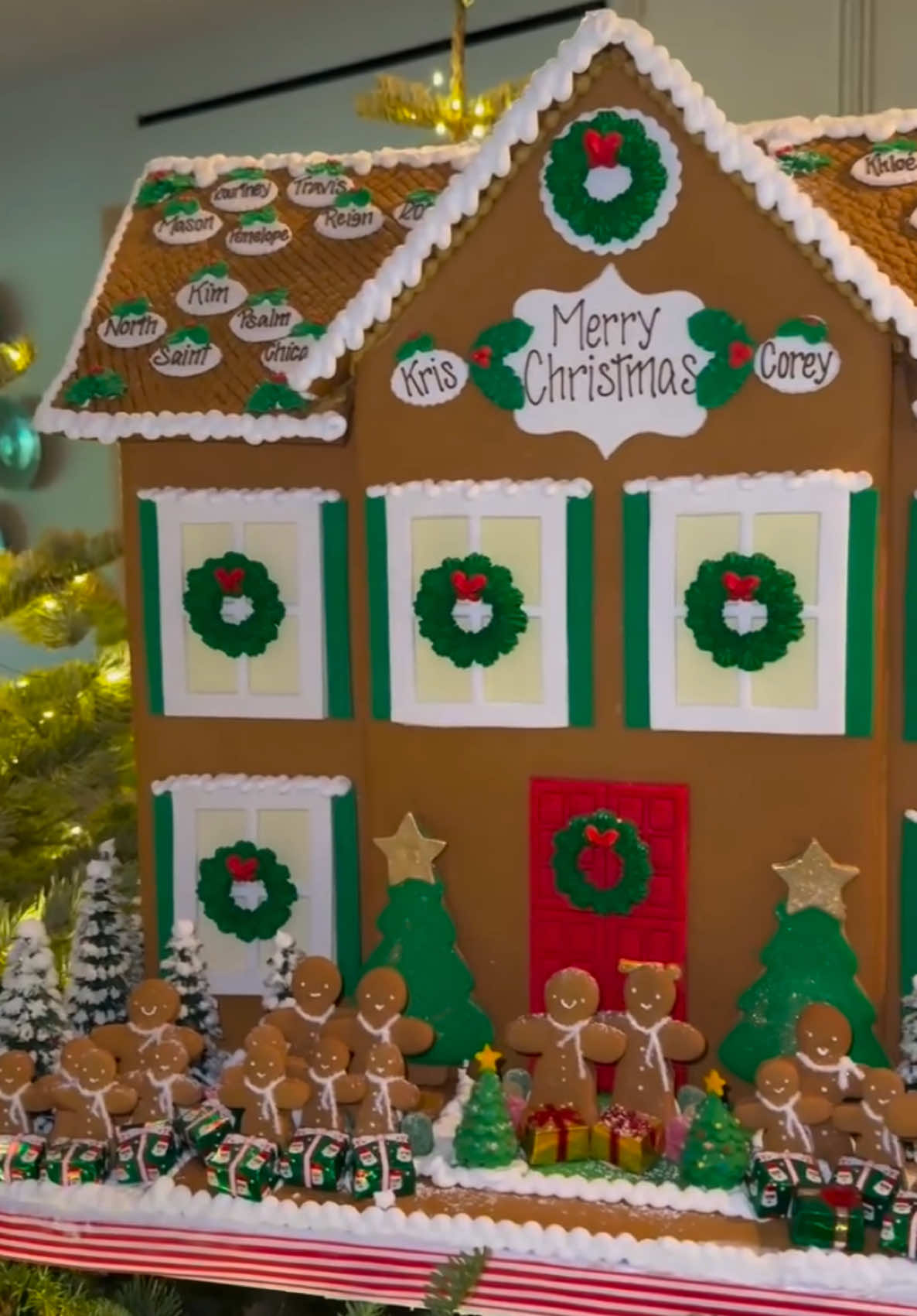 Khloe is so funny for that #kimkardashian #christmas #kardashians #gingerbreadhouse 