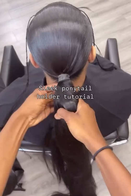 Pro hairstylist on how to do a sleek ponytail! 🖤Drop a 🎀 if you’ve learn something ⭐️ LIKE and SAVE for more! 👉🏾 6x6 HD lace wig silky straight 18” How to shop👉 😉Link in to to shop 👉🏾www.keswigs.com more discount information, add WhatsApp: +1 626990 5990 #keswigs #kes #wigtutorial #wigstyling #wigunit #wigforsale #ponytail #bundles