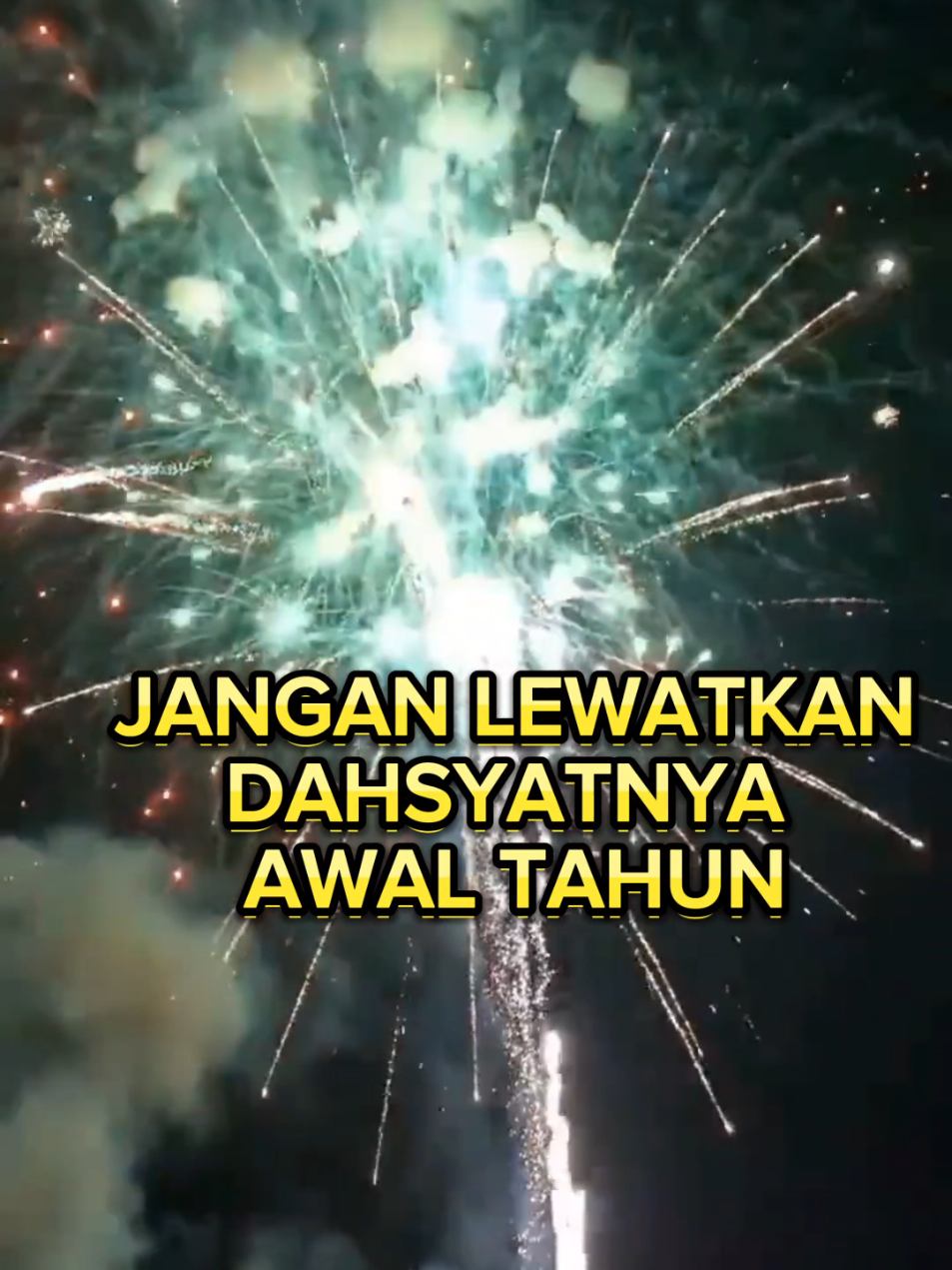 Jangan lewatkan dahsyatnya Awal tahun .... SEGERA HADIR!! harga 50 Ribu.....STAY TUNED  Hanya di Robinson citraland Semarang #awaltahun #newyear #harga50k #hargamurah #ramayanadeptstore #clsemarang #semarangstory 