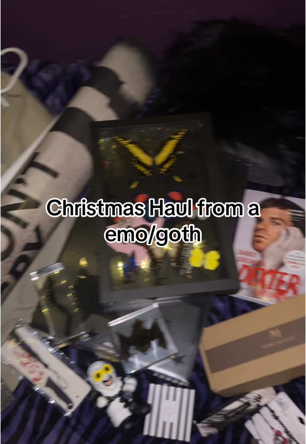 Merry Christmasss!! #08 #sophomore #emo #mallgoth #goth #merrychristmas #christmashaul #stockingstuffers #posters #thecure #evanescence #supernatural #castiel #coraline #wybie #dexter #monsterhigh #ghouliayelps #oddities #butterfly #moth #bat #skateboard 