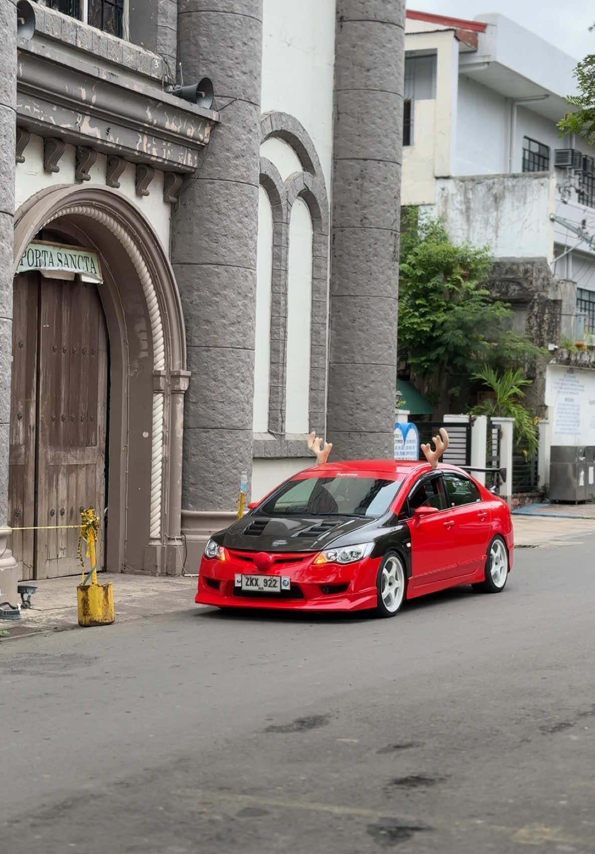 Christmas civic 🎄 #hondacivic #civicfd #8thgencivic #carsoftiktok #cartok #carsofinstagram #fyp #foryourpage #fypシ #foryou #fypage 