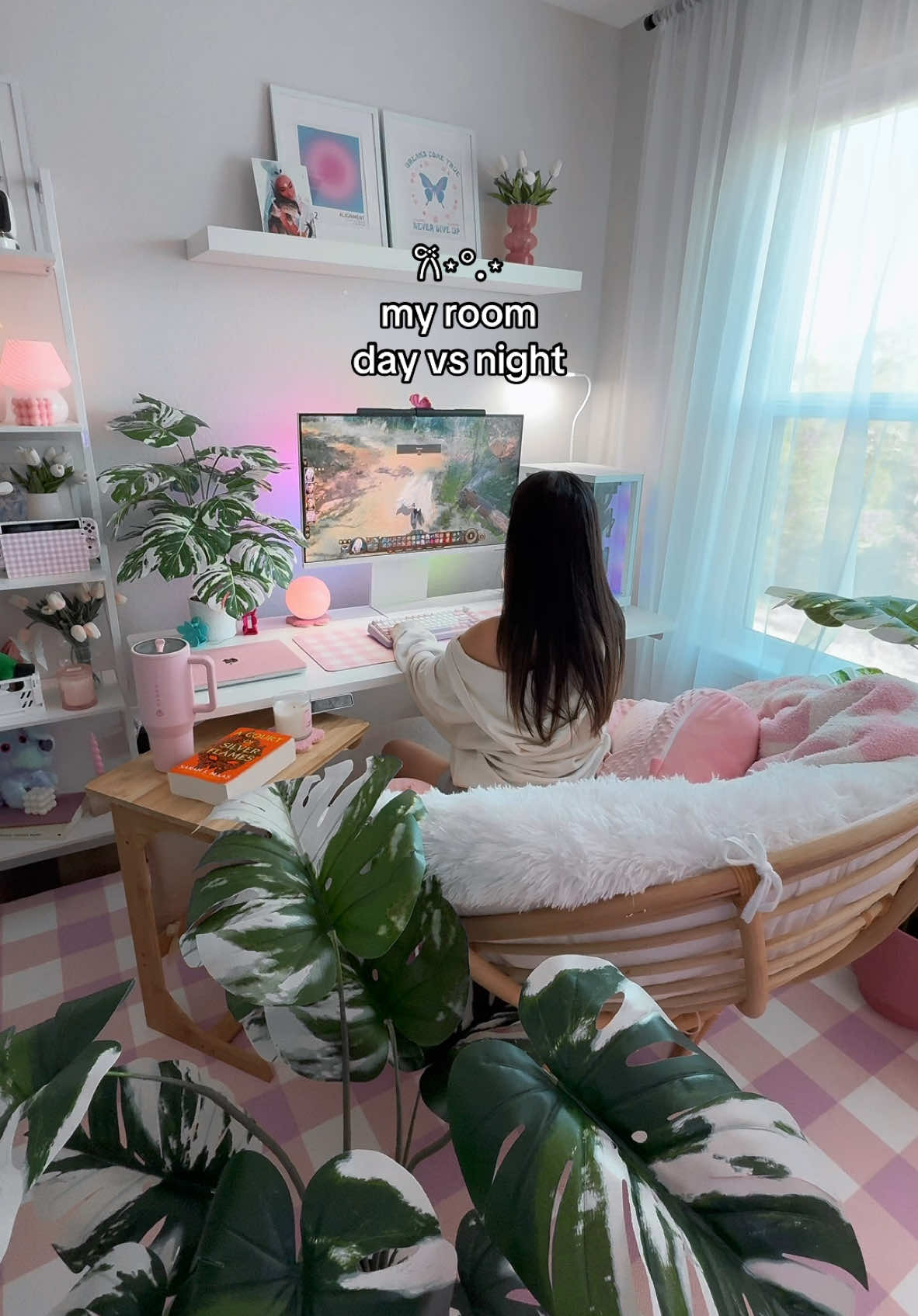 which would you choose? 𐙚⋆°.⋆♡ #dayvsnight #roomdecor #cozyroomdecor #cozyroomaesthetic #cozygaming #desksetup #aestheticdesksetup 