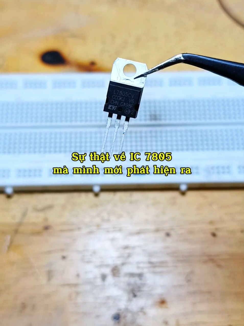 Sự thật về IC 7805 mà mình mới phát hiện ra | #LearnOnTikTok #dientu #electronic #technology 