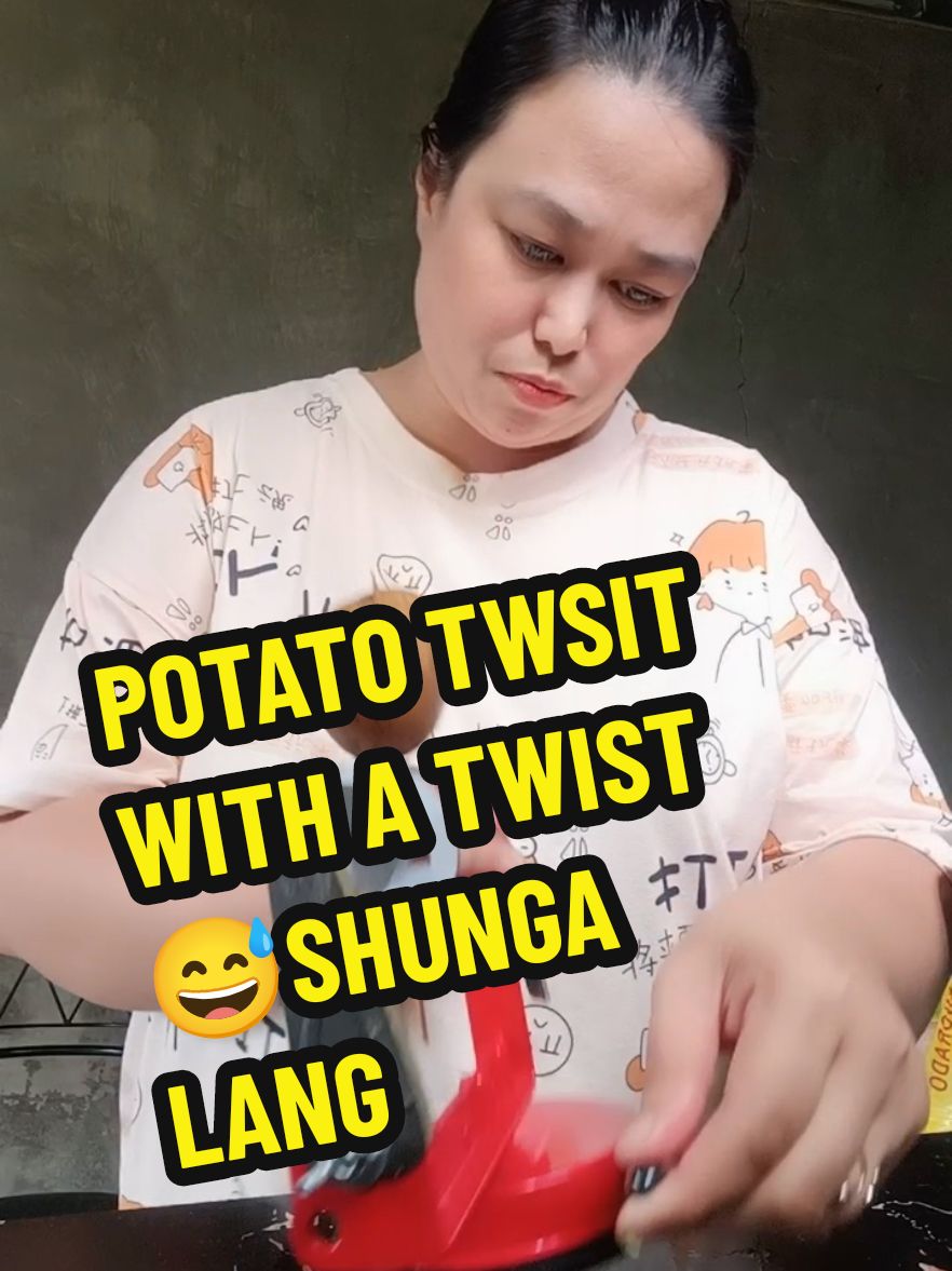 Shunga lang peg ko dito 😅#how #potato #potato #potatoes #potatotiktok #potatochips #potatorecipe #potatoeseveryday #twist #twister #laugh #laughter #kitchen #KitchenHacks #kitchengadgets #kitchendesign 