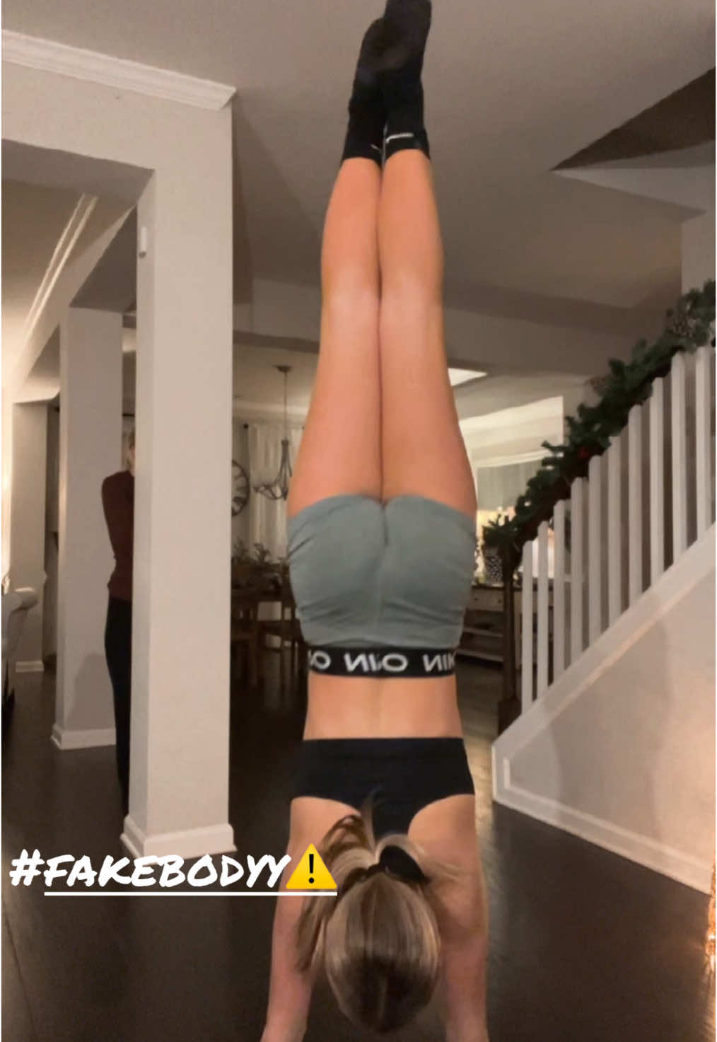 The end was bad but it’s fine bahahah 💋💋#fakebodyy⚠️ #fyp #viral #viralvideo #foryoupage #cheer #rev #cheerstunts #alstarcheer 