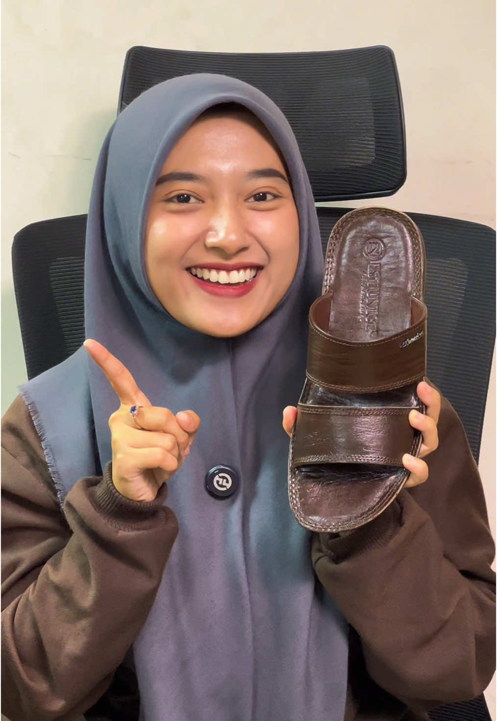 SANDAL SLOP PRIA KULIT 🐄 ASLI 💯 #wibgajian #yearendsale #cuantanpabatas #sandalkulitasli #sandalkulitpria #sandalkulitsapi #sandalkulitslop    #sandalkulitoriginal