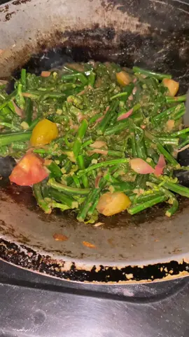 Menu favorit ku🤣orang kampung mah beda😂tumis pedas pakis😋#fyp #viral #hobimasak #tumispakis #pakis #hobimakan #masakanaceh #masakanrumahan #masakankampung #masakansederhana #masakanindonesia #masakannusantara #soundviral #yangpentinglakuin 