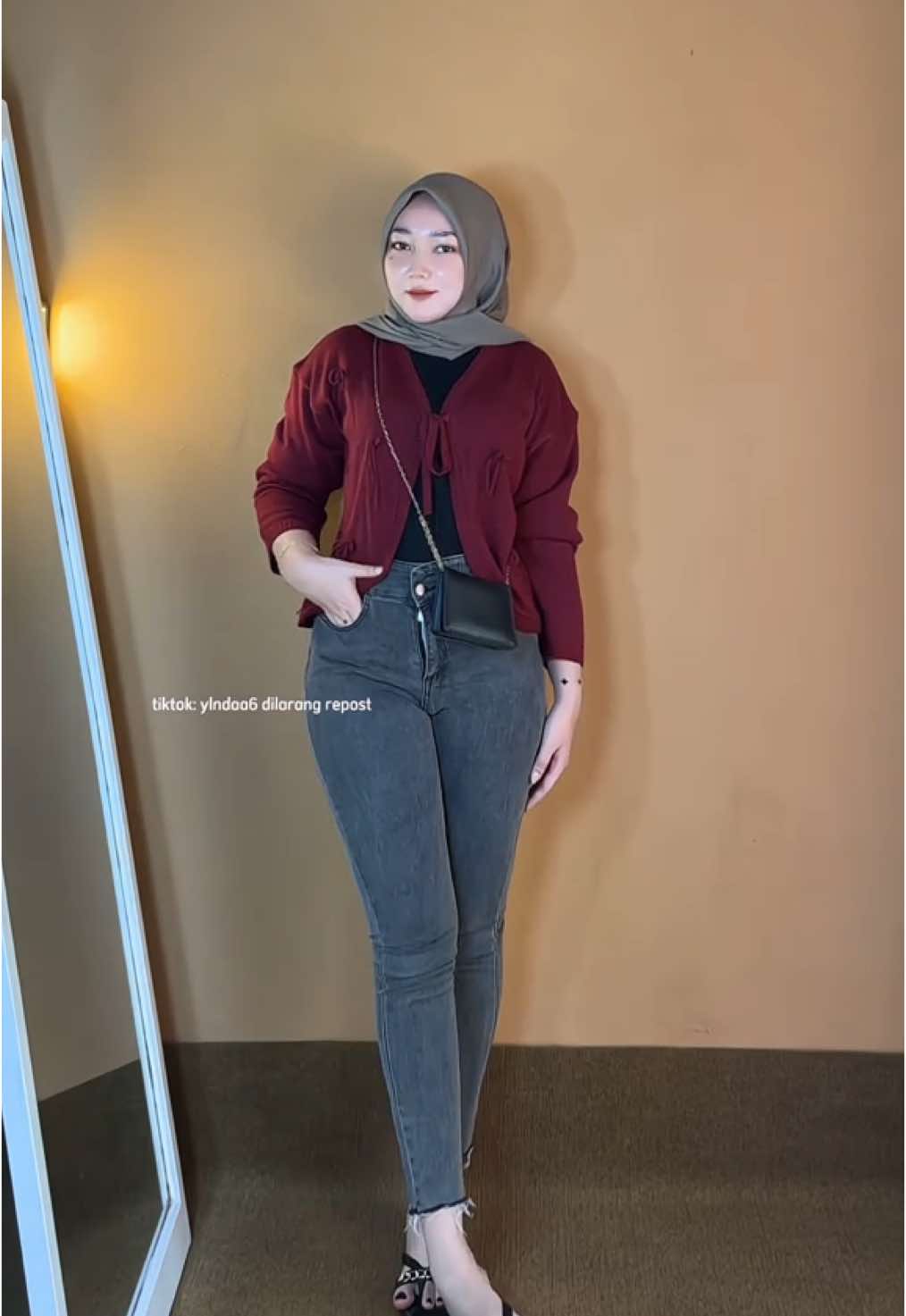 Spil semua disini👉🏻 @Ndaa  #jeanshighwaist #cardiganrajut #outfitsimple 