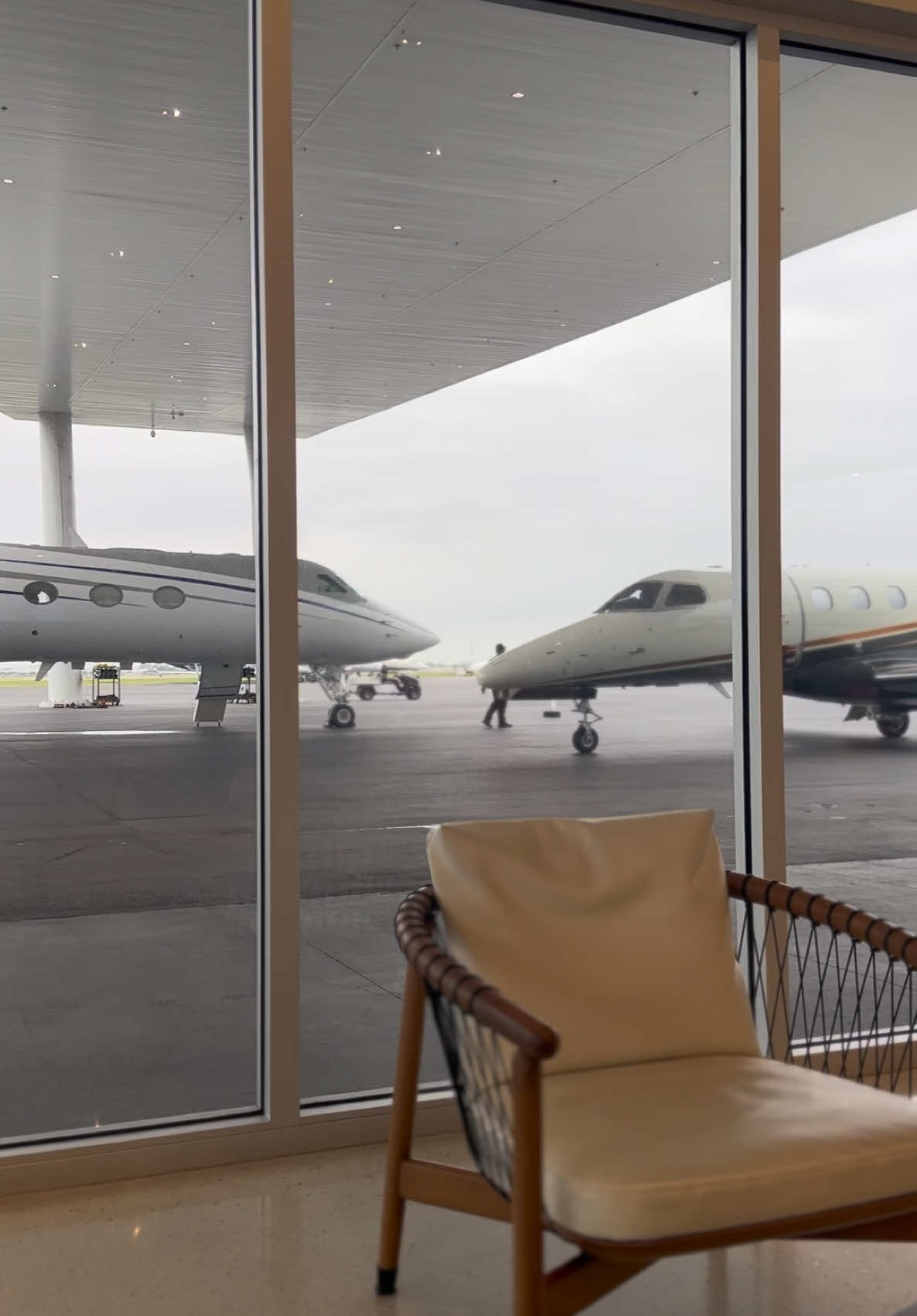 Ramp views 🛩️💫 #aviation #privatejet #flyprivate #bizjet #aviationdaily #bizav 