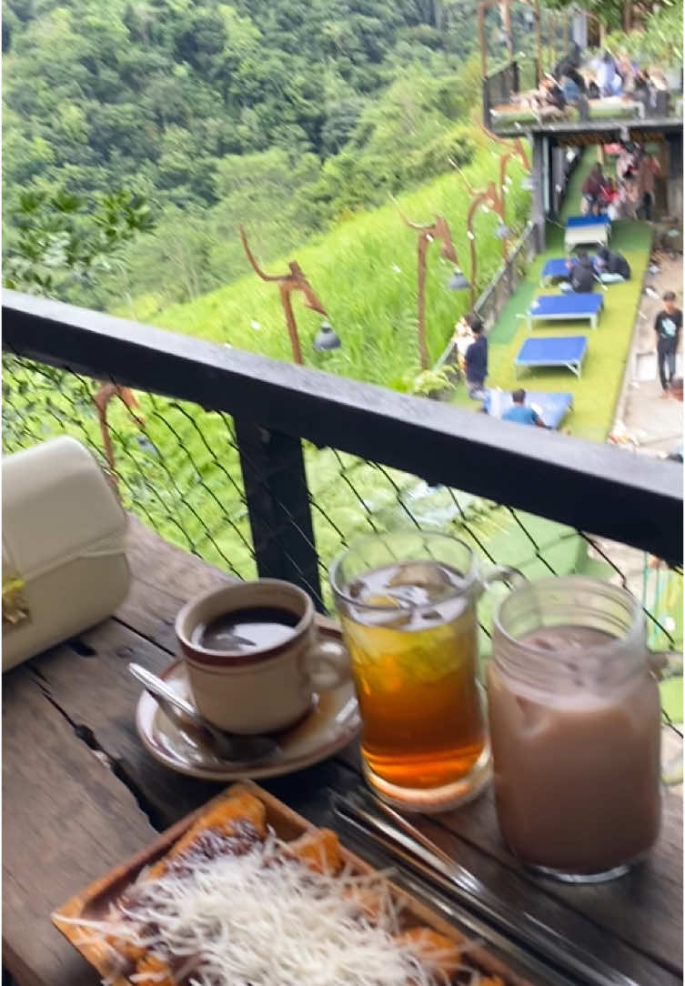 ☕️🍃✨🏔🫧    #condromuria #explorekudus #fyp #kudus #condromuriakudus #view #fyppppppppppppppppppppppp #viraltiktok #capcut #kuduspride #kudusstory #foryoupage #healing #condromuria #fypシ 