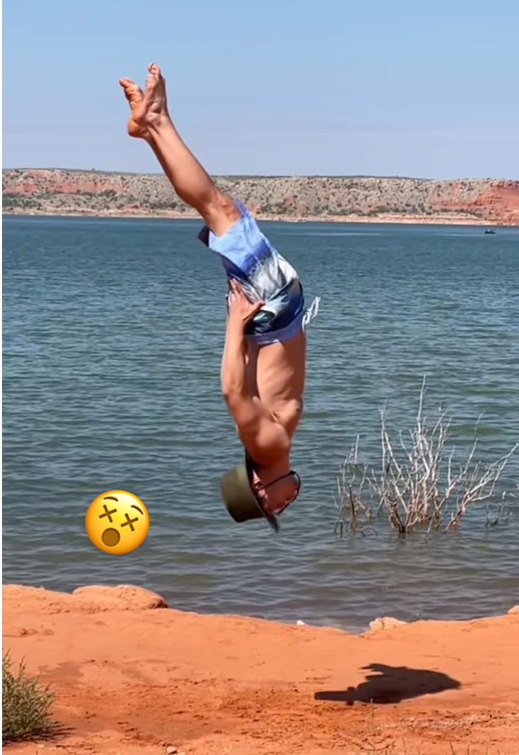 Late Stall at lake Meredith #tricking #latestall #backflip #lake #dive #jk #flip  