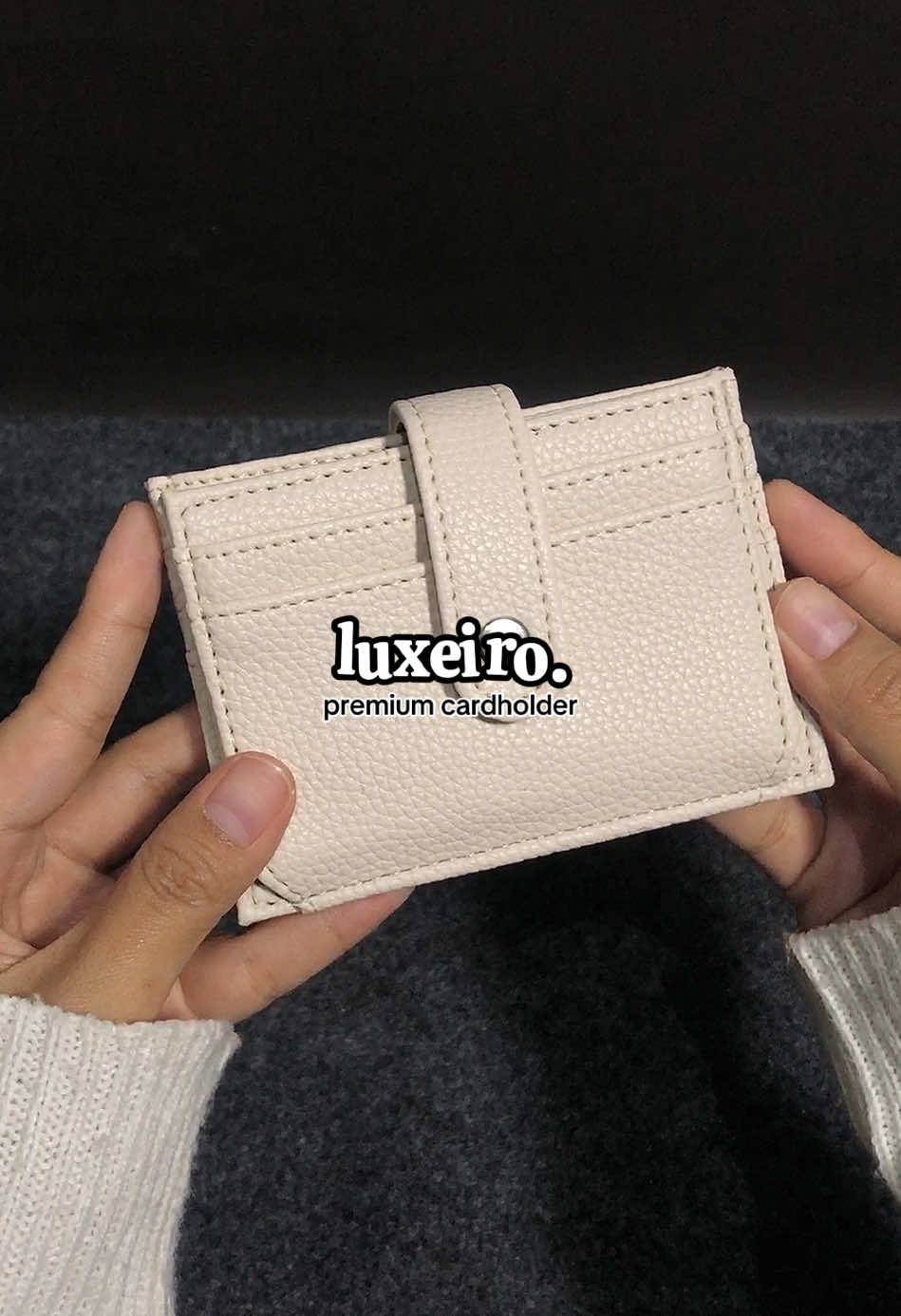 #cardholder dengan bahan premium yang gak gampang sobek❤️‍🔥 ada extra space & free exclusive box #dompet #dompetlipat #luxeiro 