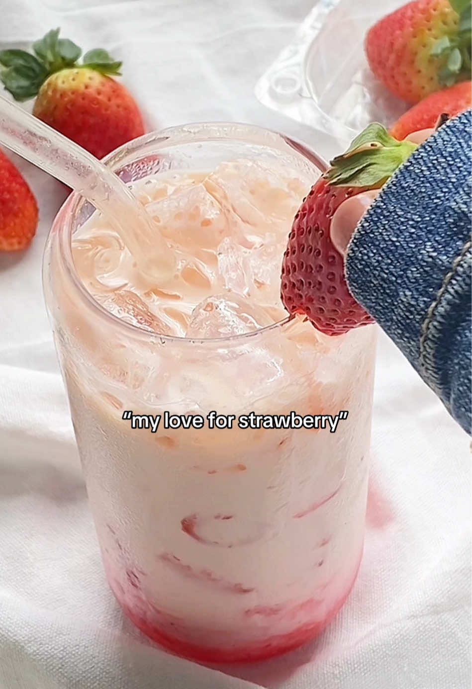 i fall in love w this 😭🍓 #strawberry #strawberrymilk #strawberrylover 