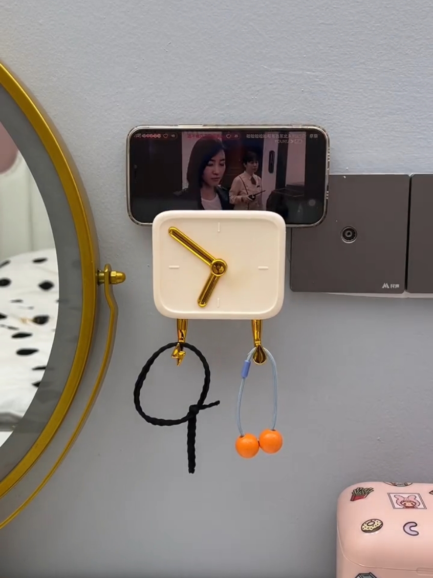 Clock Style Mobile Holder  For Order WhatsApp: 0315-0846685  Kitchen in China Home Appliances Home Gadgets Kitchen Gadgets #HomeGadgets #KitcheninChina #KitchenGadgets #HomeAppliances #GadgetsAvailable 