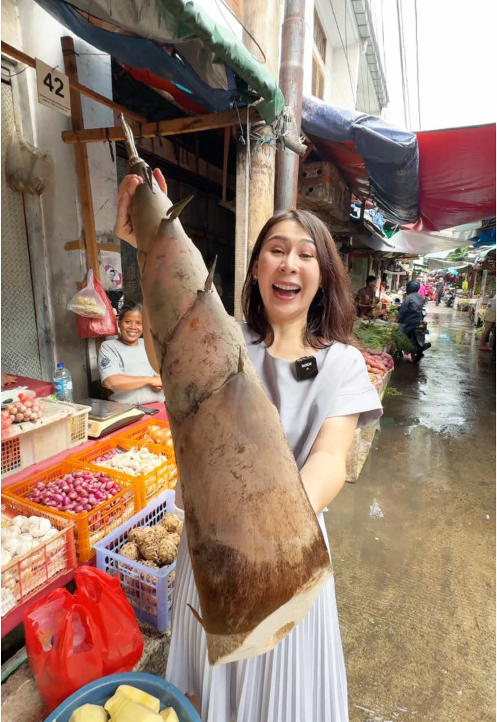 Nemu rebung di pasar , tapi kok pahit yah … gimana caranya sih , biar gak pahit, komen yahh #sibungbung #kuliner #kulinerviral #reviewmakanan 