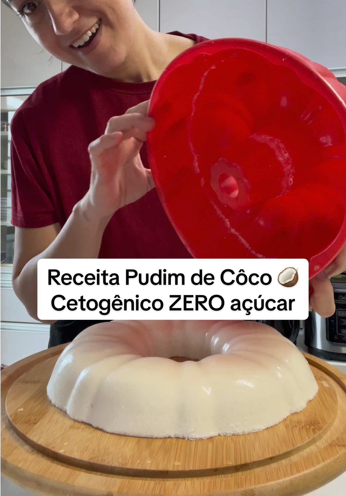 O melhor pudim de côco 🥥 ZERO açúcar! Salva essa delícia aí pra não perder a receita! #receitas #receitalowcarb #docelowcarb #cetogenica #dietacetogenica #docesemacucar 