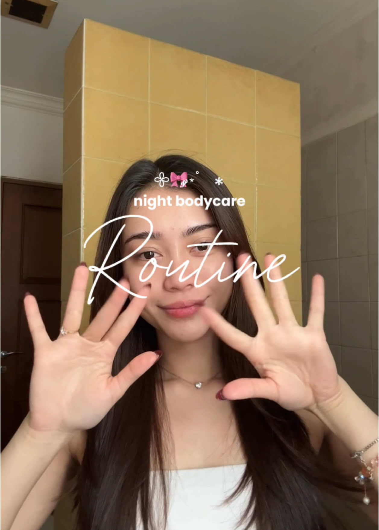 night bodycare routine 🧖🏻‍♀️👀 #bodycare #bodyscrub #nightroutine 