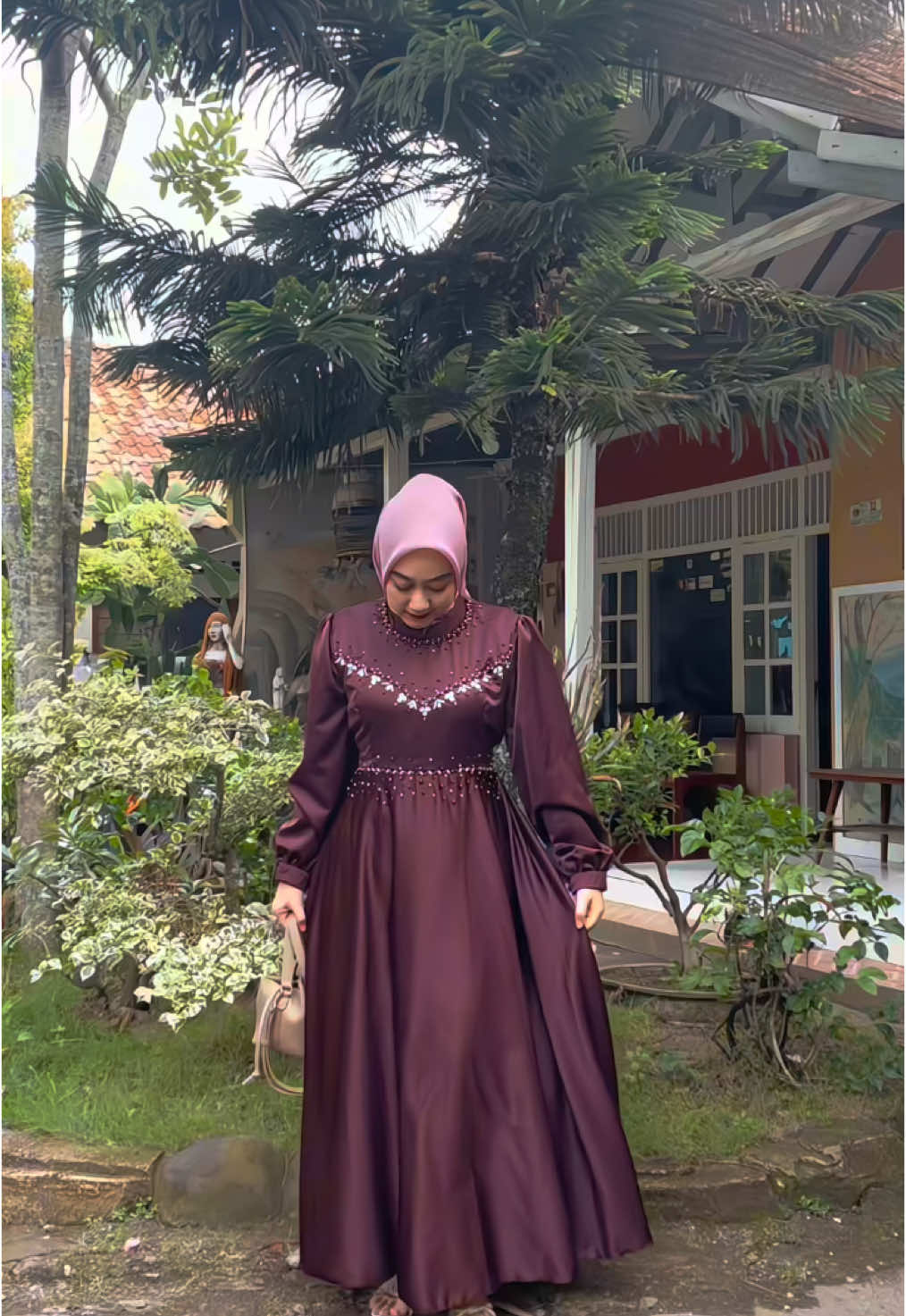 Yang punya referensi payet lain bisa banget kabarin kak mimin  #dress #dresselegant #dresskondangan #ootddress 