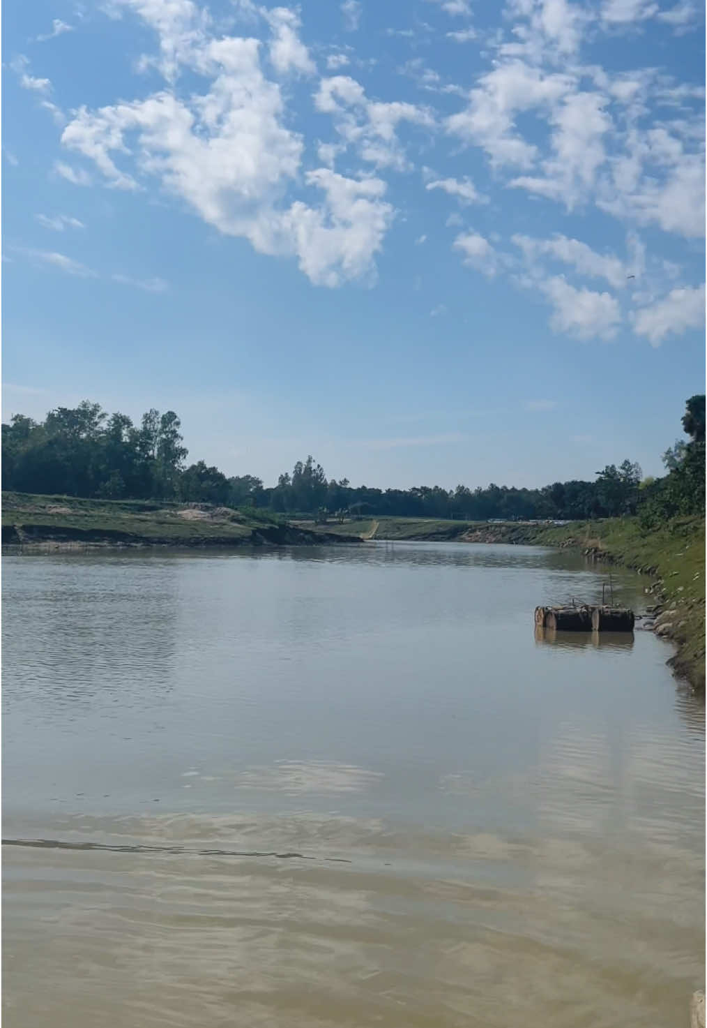 #bdtiktokofficial #bangladesh #beautifulbangladesh🇧🇩 #beautifulbangladesh #post #bangladesh🇧🇩 #🇧🇩 #nature #naturelover #reel #reels #reelsinstagram #reelsvideo #reels__tiktok #river #sky #green #blue #boat #fishing #swiming 