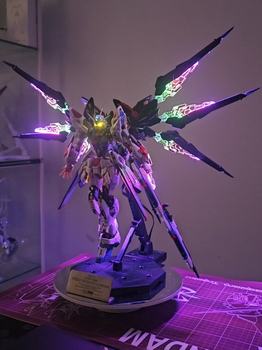 w/ KOSMOS-Lighten The World LED Lights #gundamtiktok #modelkits #gundambuilder #gundamcommunity #gundamph #gundamphilippines #hobby #mgexstrikefreedom #kosmos #gundam #gundamlover #gundamseeddestiny #strikefreedom 