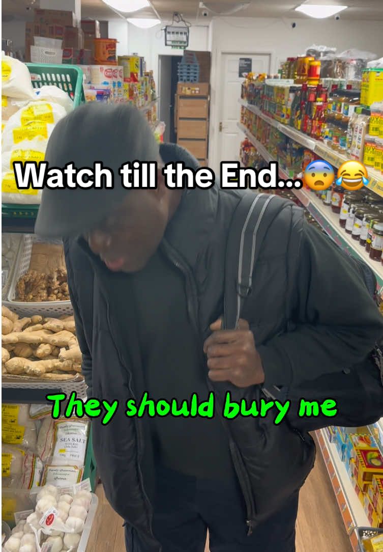 Watch till the end…😱😂 #nsawammarket #ghanatiktok🇬🇭 #naijatiktok #blackownedsmallbusiness #ghanafuodotcom #ghanatiktokers🇬🇭🇬🇭🇬🇭 #ghanafood #naijafood 