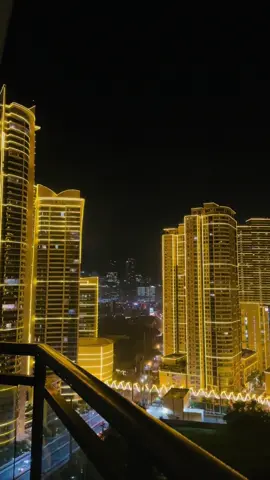 living so good, living so good, living so gooooood 🥹💗 #christmas2024 #citylights #rockwell #fyp #life