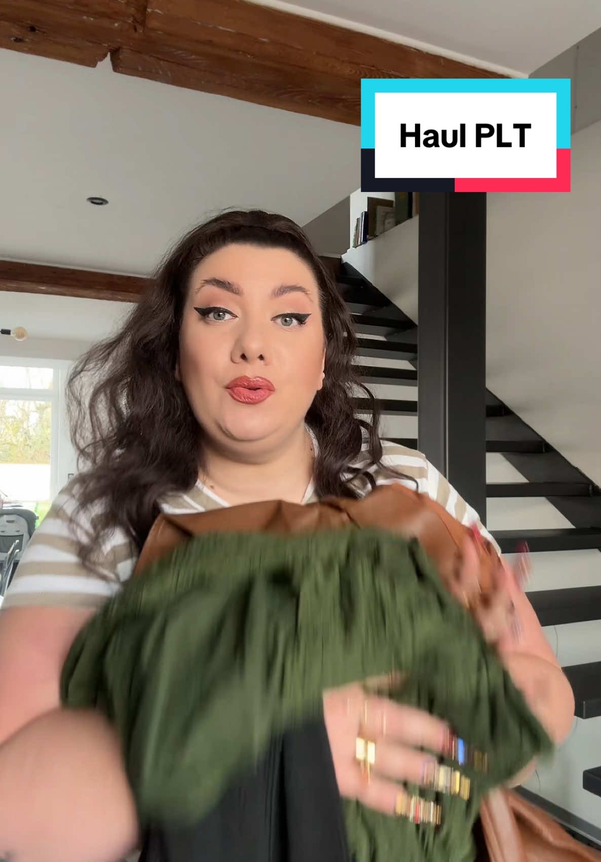 J’ai fait une énorme sélection sur @prettylittlething avec plein de belles robes 👗 #TikTokFashion #plussizefashion #plussizeedition #haul produits offerts 