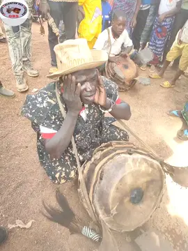 Lors des funérailles de la grand-mère Bartin Coulibaly à kafina, Burkina Faso,  nous avons le chantre balafoniste sidy Traoré venant du Mali pour assister aux funérailles merci à sidy Traoré ainsi qu'à toute sa troupe. Le peuple senoufo reste toujours inséparables et c'est ça qui fait notre fierté. Les senoufo du Mali Burkina Ghana côte d'ivoire rien ne peux nous séparer. On est fière d'être enfants des cultivateurs, on est fière d'être les vrais buveurs de tchapalo sans oublier notre kabato. OUATTARA PELEFORO ZIE ABOU.