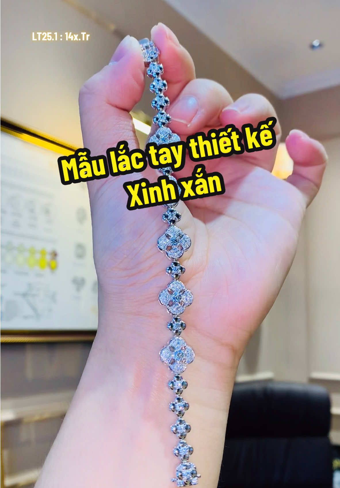 Mẫu lắc tay sang chảnh - thiết kế đính kim cương thiên nhiên… #tâmluxury #lactay #kimcuongthiennhien #phunuvietnam #xuhuongtiktok #2025 