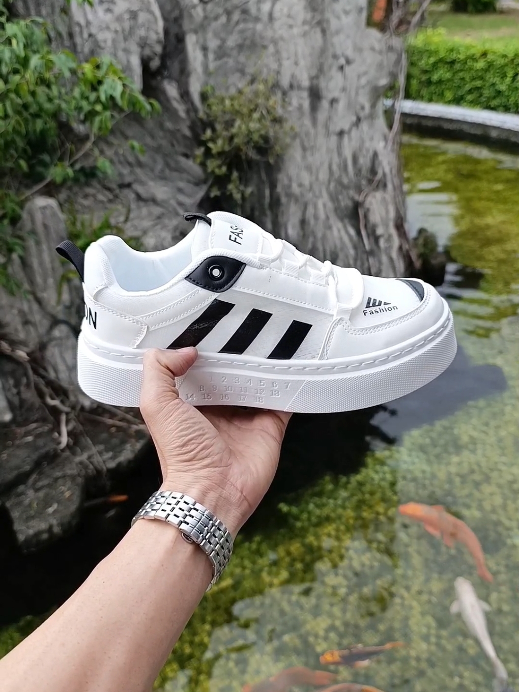 Một mẫu sneaker nam hottrend cực chất để ae lướt tết là đây #giaynamcaocap #giaydep #giaysneaker #giaydepthoitrang #giaythethao #giaynam 