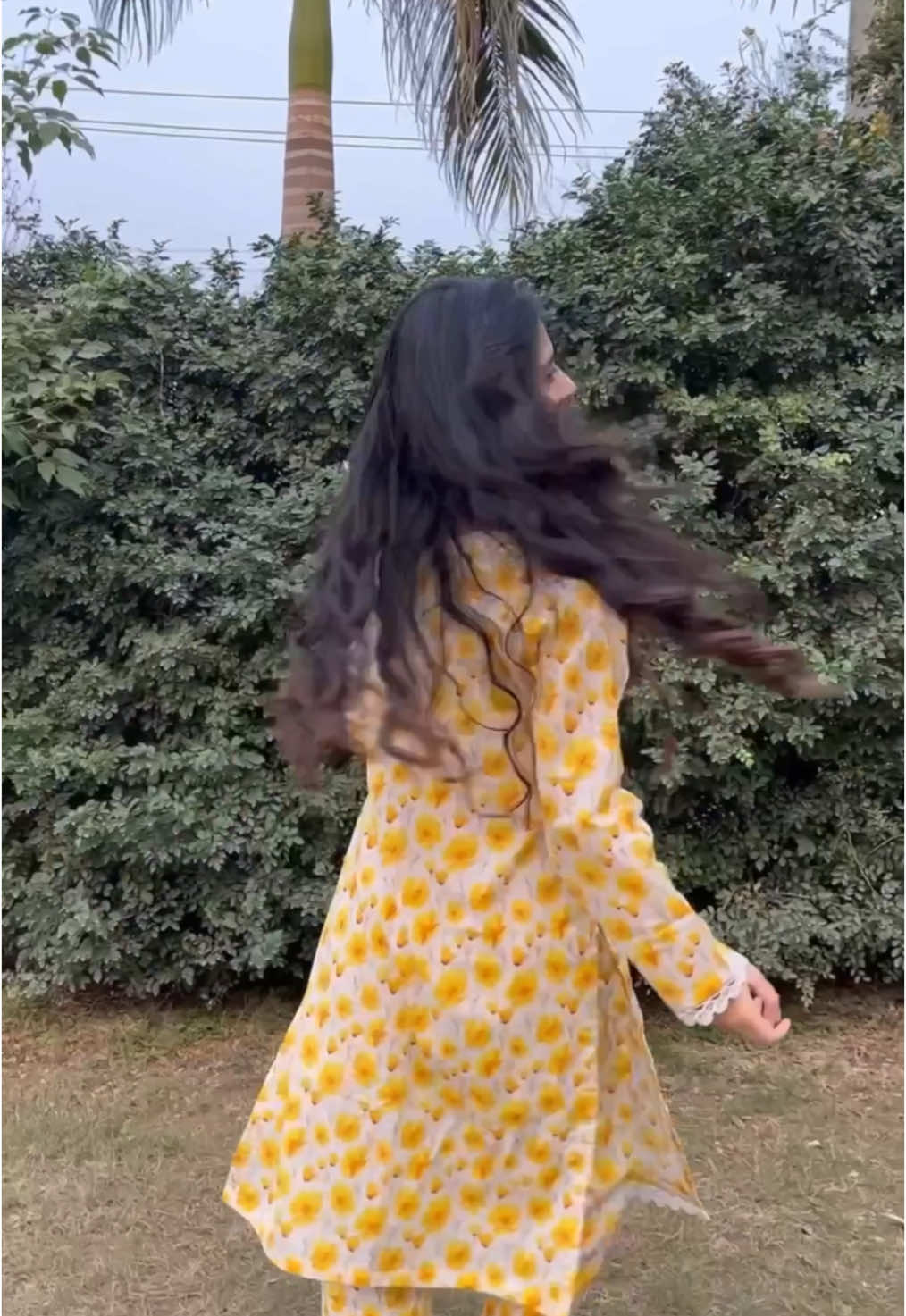 Rang de 🌼🌸🤍 #fyp #trending #parixfatima #fatimazafarbutt #viralvideo #fashion