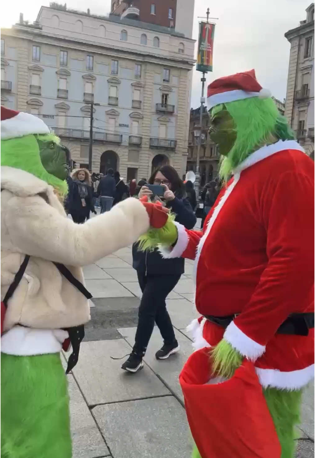 Merry Grinchmas Part 1  • • • #pov #acting #act #actingwars #fyp #grinch #grinchtiktok #tikto #fyp #foryoupage❤️❤️ #movie #series #u #torino #italy #italia #feliznavidad #viral_video #vira #viralditiktok #viralvideos 