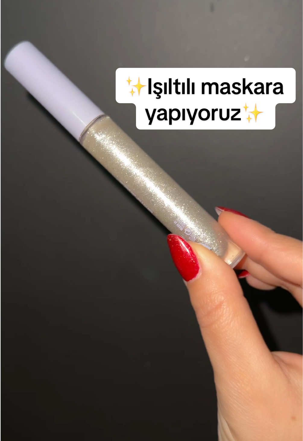 ✨“Işıltılı maskara yapıyoruz.”✨ 🫠Benim düşündüğümden çok daha güzel oldu.Herhangi bir markanın şeffaf maskarası ve tırnak süsleme pigmentlerinden alarak bu görüntüye sahip olabilirsiniz.✨ #mascara #glittermakeup #glitterfoundation #makeup #makeuptutorial #makeuphacks #makeuphack #glittermascara #glittergloss #glowyskinmakeup #glowyskin #glitter #mascara #lashes