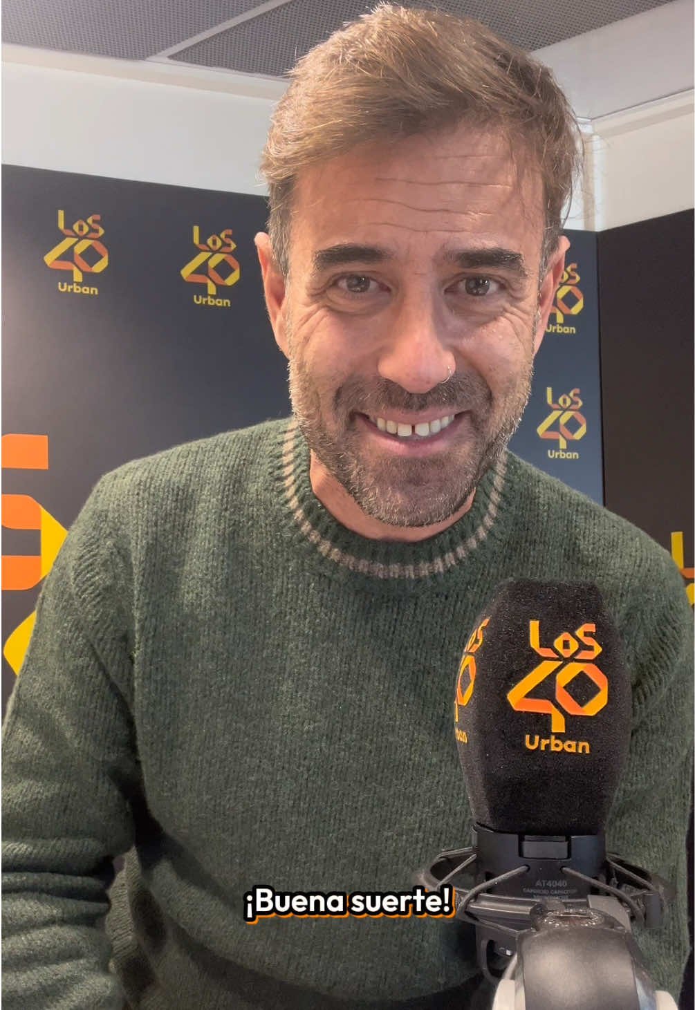 🎙️¿Tu sueño es ser el nuevo locutor/a de #LOS40Urban? @Jose Vicens 🎤 te va a dar unos tips para poder serlo 😉 PARTICIPA en el concurso que hemos lanzado de la mano de @santandersmusic TALENTO para conseguirlo ✨ Sólo tienes que: ➡️ Mandar una DEMO demostrando tu talento a concursos@los40urban.com ➡️ Explicar en el mail el motivo por el que quieres participar indicando nombre completo y teléfono de contacto ¡Mucha suerte! 🍀 Toda la info y bases legales en LOS40.com 📲 #locutor #radio #los40 #concurso #santandersmusic 