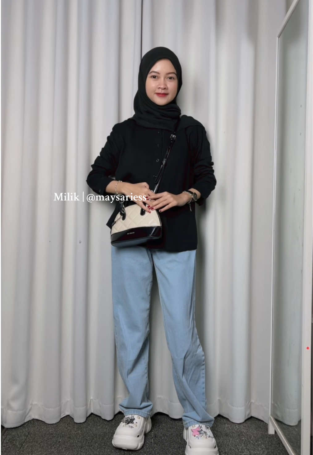 Outfit simple emang pake kemeja sama jeans udah 🫶🏻🫶🏻🫶🏻 #OOTD #outfitinspiration #kemeja #fyp 