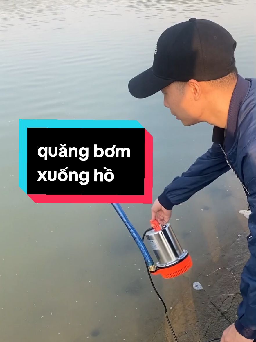 bơm nước ngập nước ruộng tưới rau bể cá OK luôn nha các bác, dùng nguồn 12v ắc quy thì mang theo đâu cũng được nha #maybomchim12v #maybomtom #maybomchim #maybom12v #xuhuong 