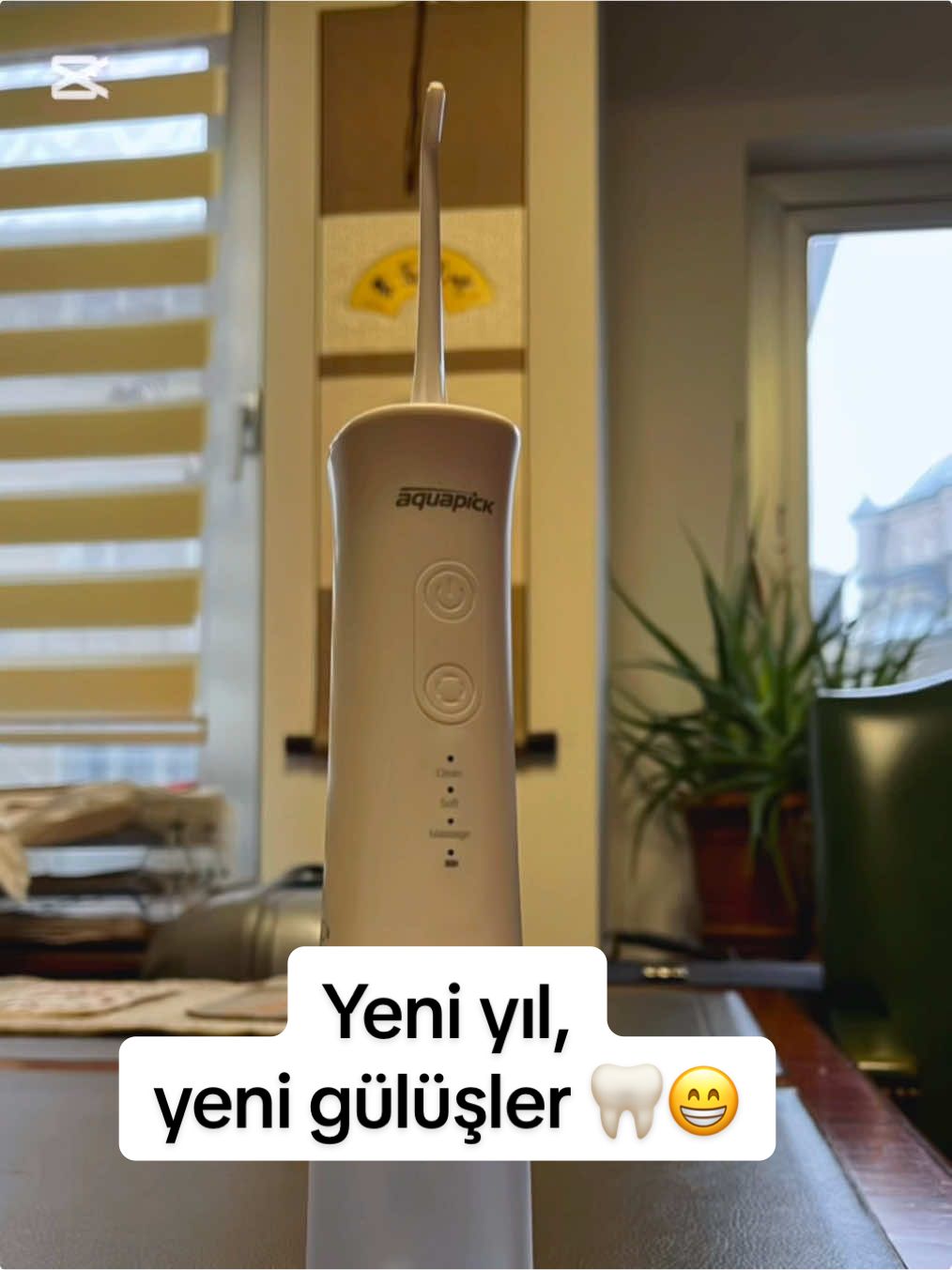 Yeni yılda her şey temiz başlasın✨ Dişler de dahil😁 Aquapick ile 2025’te sağlıklı gülüşlere merhaba de. Üstelik şu an %50’ye varan yılbaşı özel indirimleri seni bekliyor🙄 ⬇️⬇️ www.aquapick.com.tr #aquapick #aquapickağızduşu #ağızvedişsağlığı #yeniyıl #yılbaşı #hediye #sağlık #diş #dental 