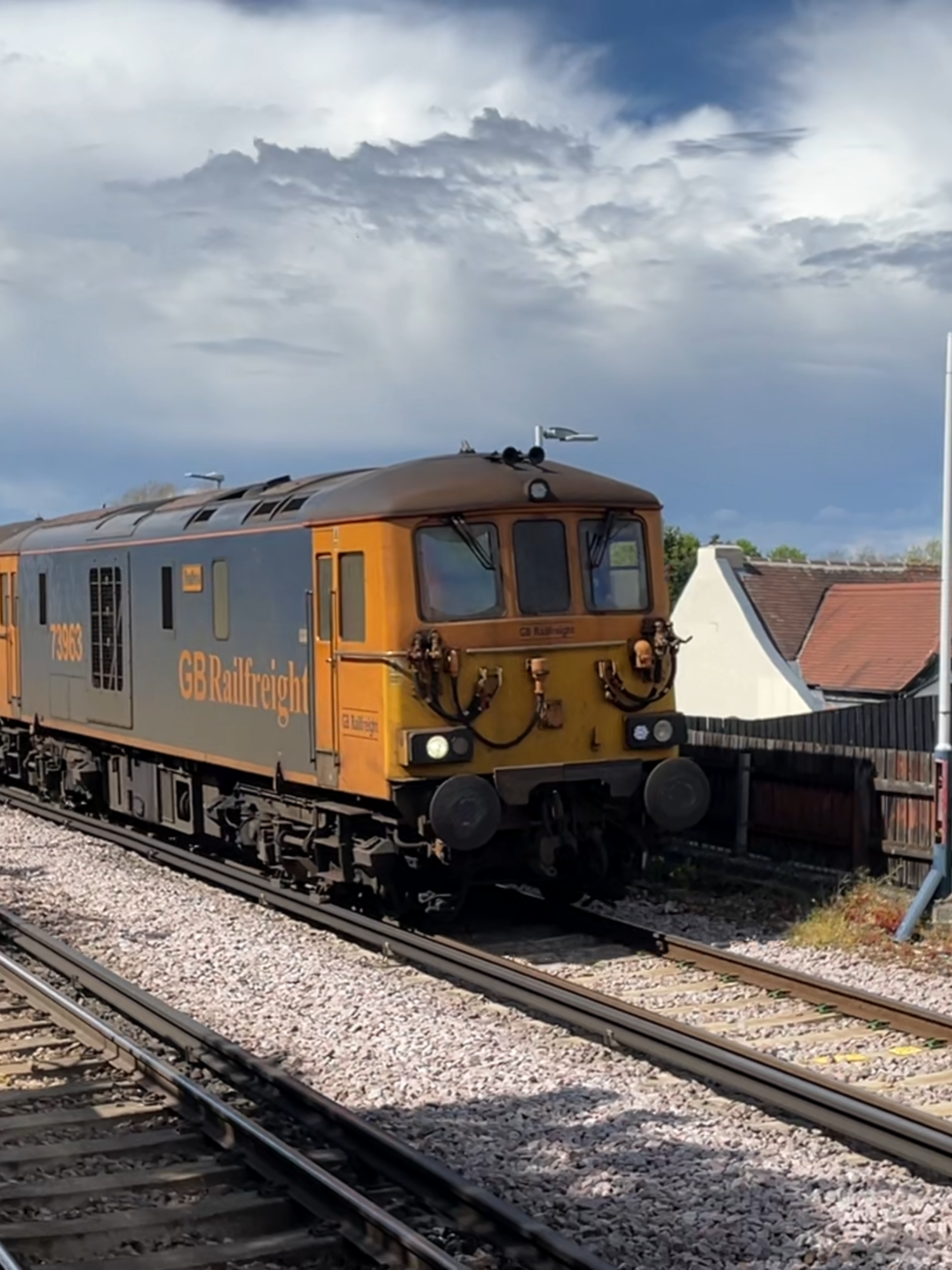 A Pair of Class 73s passing through Barnes Bridge #BarnesBridge #NetworkRail#Trainspotting #TikTokReels #Visuals #Sounds #Trains #UKTrains #railways_of_our_world #SunnyDay #adventure #London #Class73 #Video #NationalRail #Class73