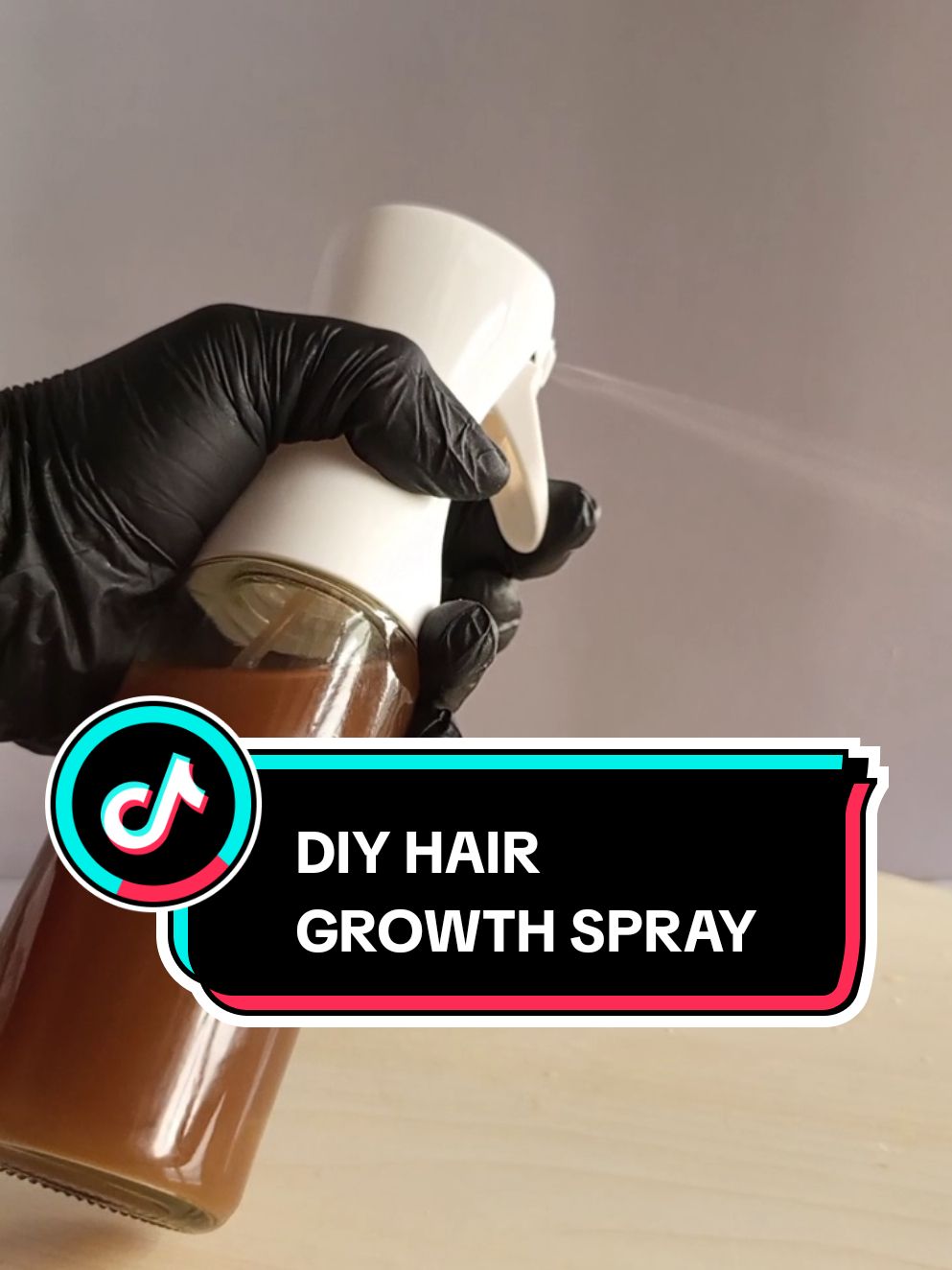 How to make hair growth spray. How to grow hair fast  #hair #hairgrowth #hairloss #hairspray #naturalremedy #naturalrecipes 