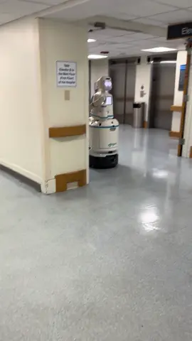 Meet Moxi, our new robot assistant! 🤖💊 Maxi delivers medication directly to our nurses, who then dispense it to our patients with care. This helps streamline our processes and ensure timely, efficient treatment. #HealthcareInnovation #MeetMaxi #NurseSupport #iamher 