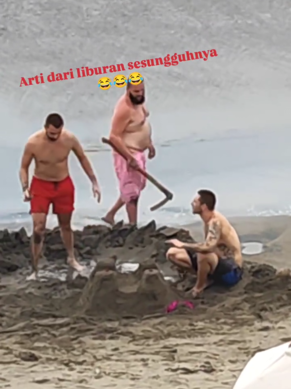 sudah mulai langka bule macem begini di Bali😅 🎬 yan aryasa