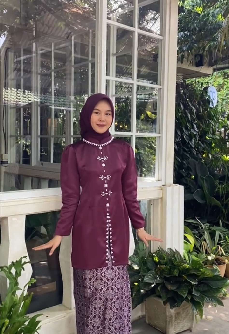 Bestseller burgundy🤩🥰 #1212megasale #gajiansale #paydaysale #midyearsale #kurungmelayu #bajukondangan #bridesmaids #kurungmelayumalaysia #kurungsongket 