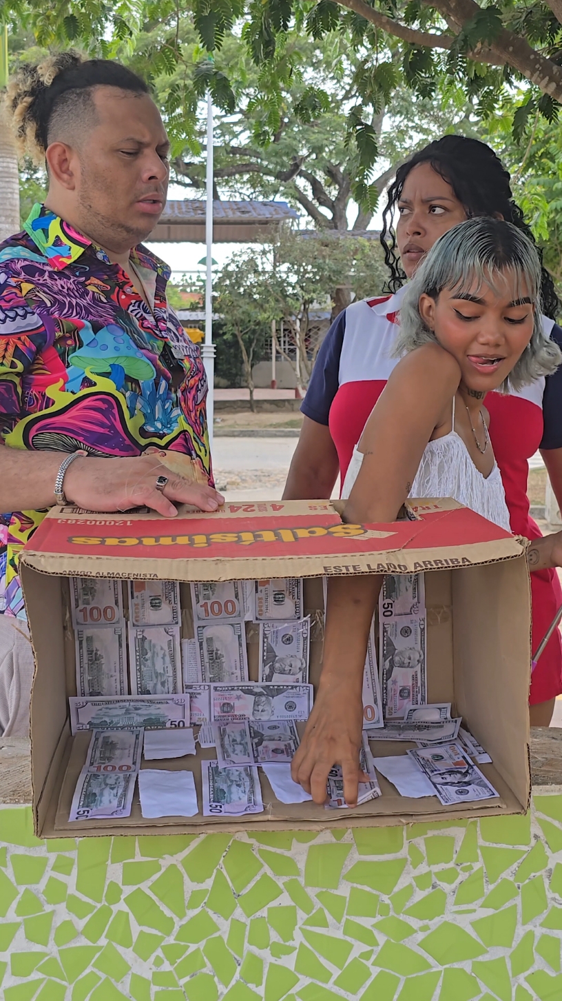 la caja llena de dolares #usa🇺🇸 