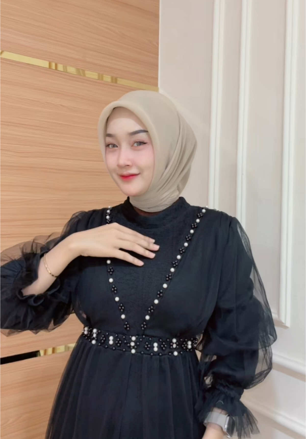 Sheena Gamis 🖤✨ #fashionmuslim #fashionhijab #farlyfashion #tiktokviral #fypage #blackseries 