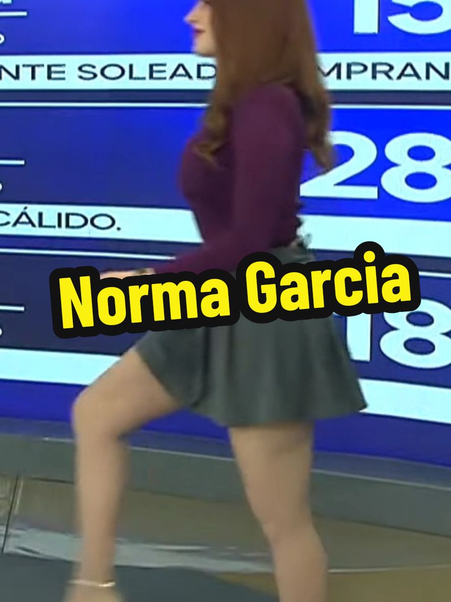 Norma Garcia Today 🔥 #NormaGarcia #MiniSkirt #PleatedSkirt #Heels #WOW 