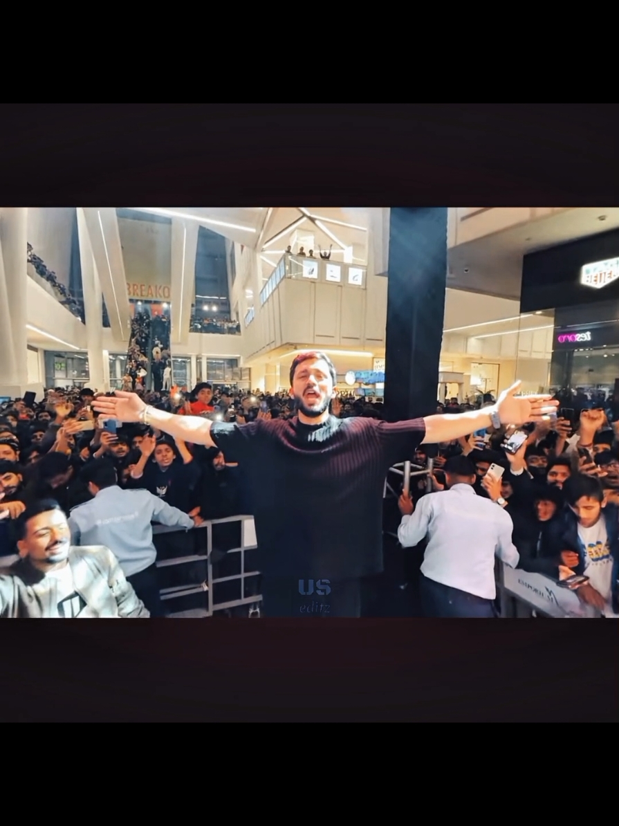 Rajab on Fire 🔥😎🖤 (meet_up at Emporium Mall LHR)  #5911 #fypシ  #tiktokviralthis🔥video  #foryou #trending  @Rajab Butt @Haider Shah🌟 @Man Dogar @Shazi-SSB 