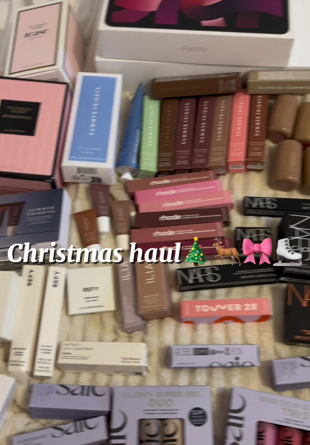 My 2024 christmas haul Part 1 ⛸️🎀#fyp #christmas #christmashaul #christmashaul2024 #richgirl #rich #christmas2024 #hauls 