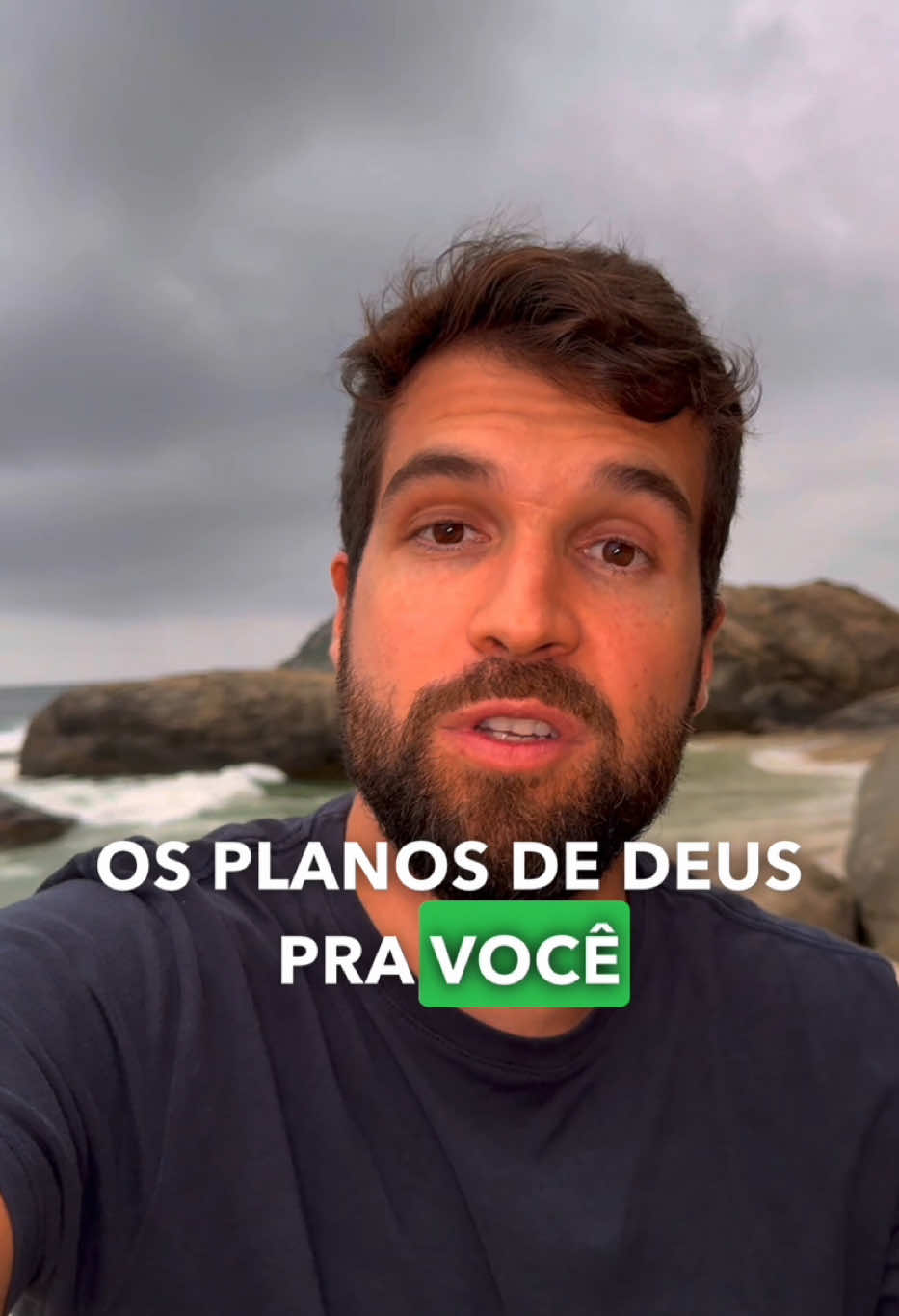 Deus complica, descomplica e depois explica, pra te levar a lugares muito além do que você esperava. Confia!!!