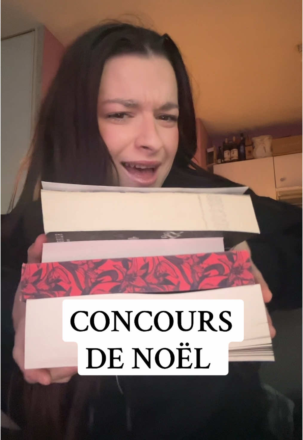 CONCOURS DE NOËL  Si vous voulez l’édition collector de Valentina, une édition dédicacée d’After,  Bienvenue à Lafayette de Océane ou encore Powerless pour mes VO girls, c’est le concours pour vous !!  Les  conditions de participation sont :  - Commenter pour quel livre vous participez + identifier une autre personne  - Aimer la publication - Me suivre - Vous pouvez doubler vos chances en participant aussi sur Instagram 2 lots seront tirer au sort ici 2 lots seront tirer au sort sur Instagram 🫶🏼 J'espère que ce concours vous plaira !! 🫣 #giveaway #concours #azrareed #valentina #powerlesslaurenroberts #after #oceaneghanem 